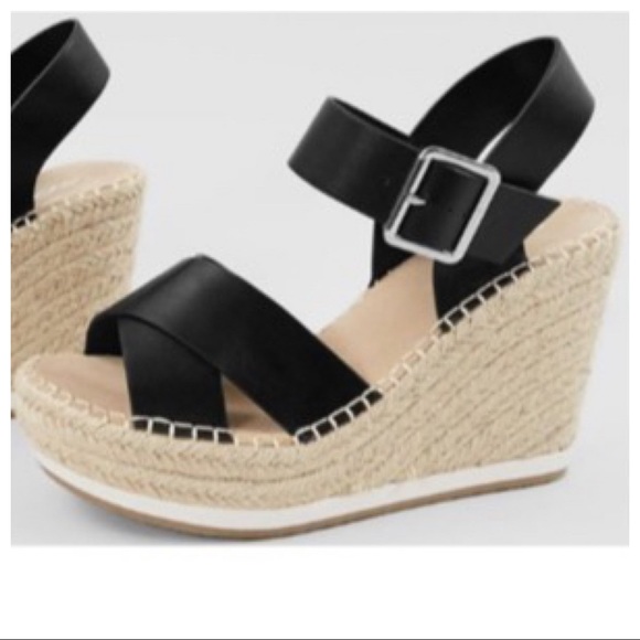 FABULOUS FAVORITE MUST HAVE WEDGES - Picture 3 of 3